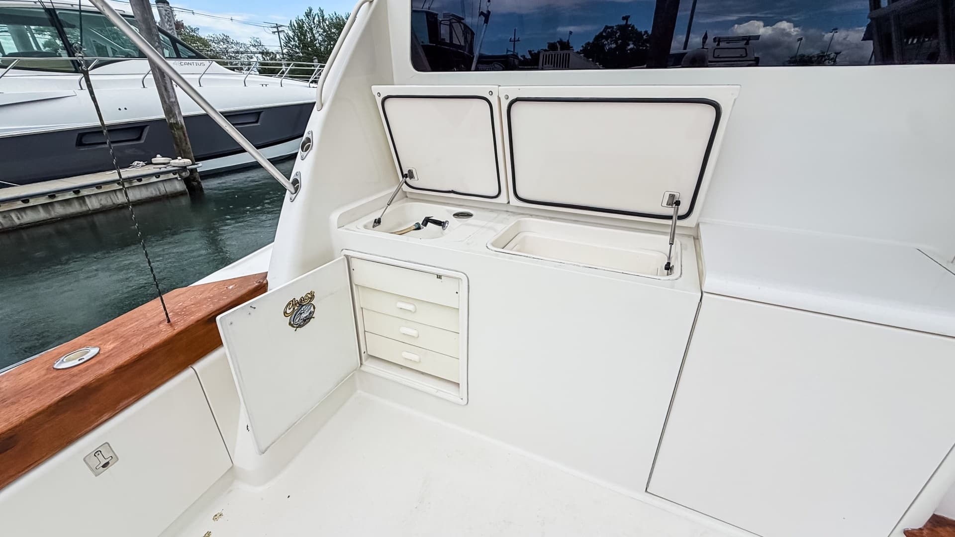 2004 Ocean Yachts 50 Super Sport - Image 9
