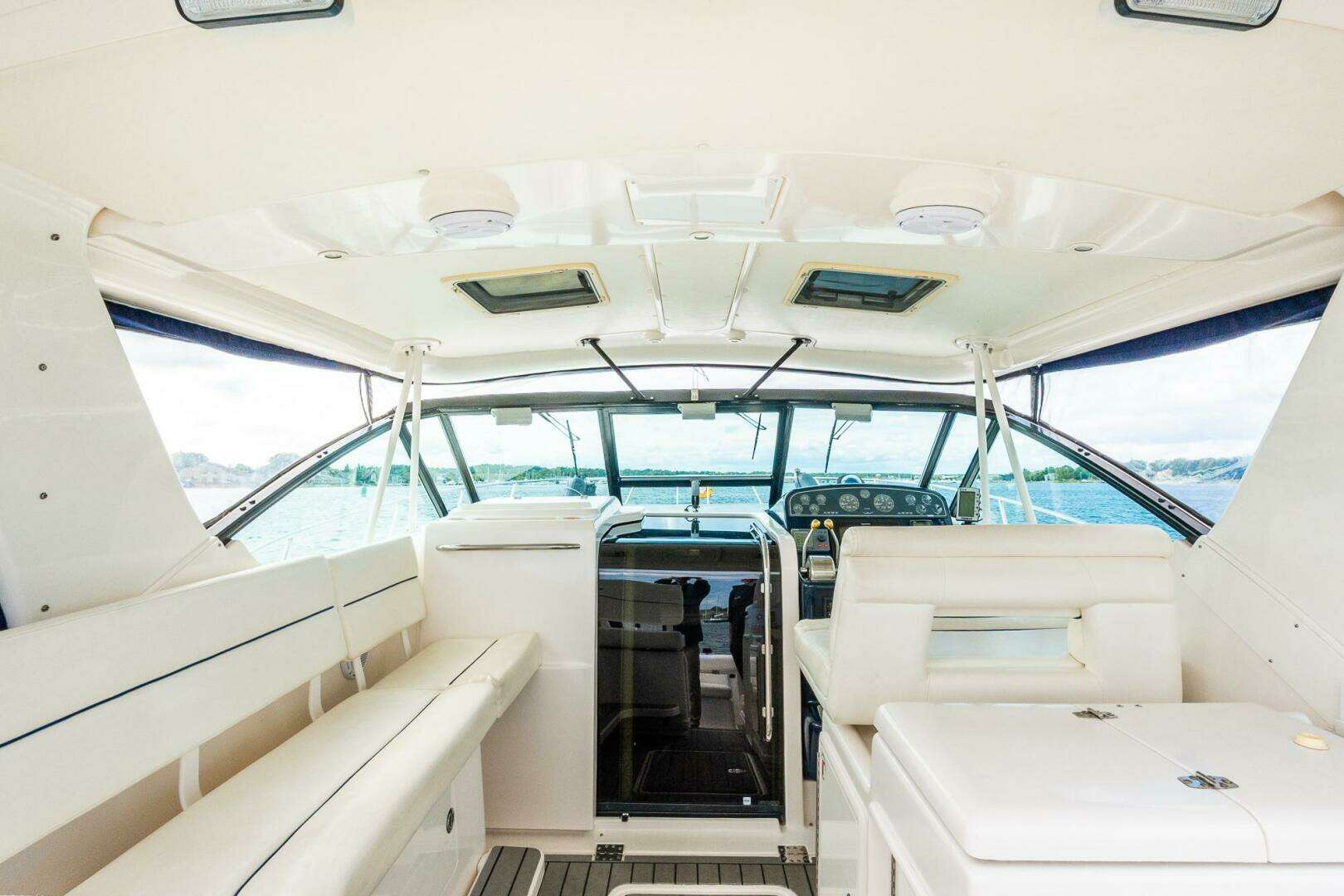 2002 Tiara Yachts 35 Open - Image 5