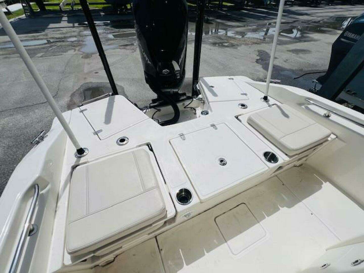 2023 Boston Whaler 250 Dauntless - Image 28