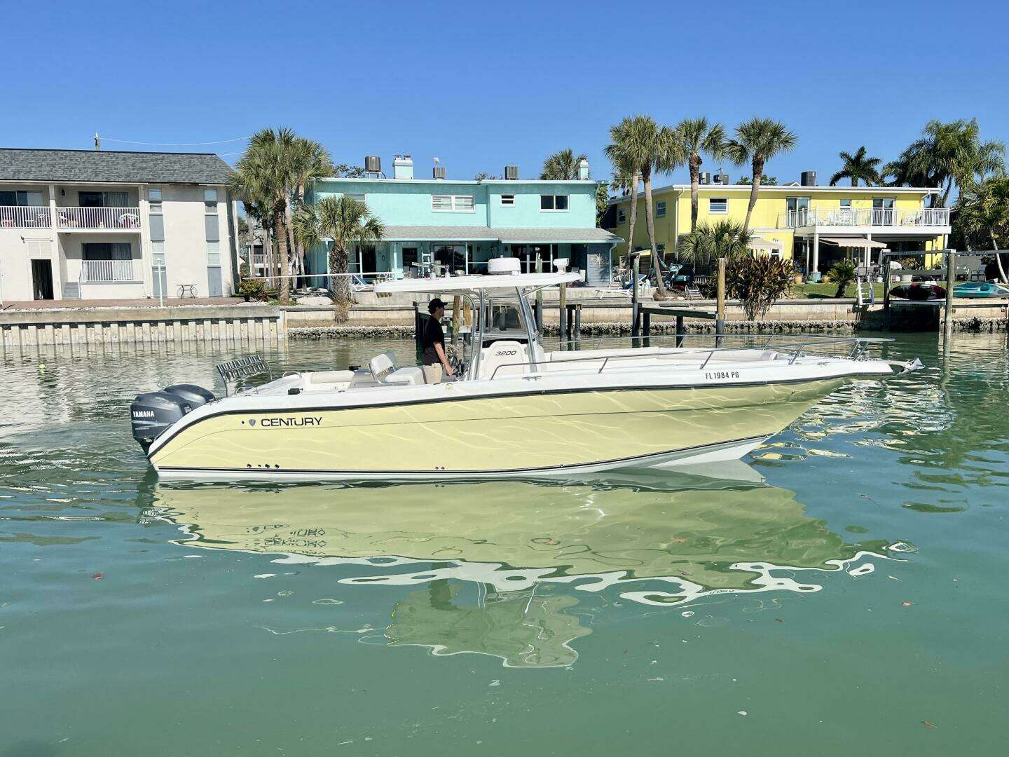 2005 Century 3200 Center Console - Image 3