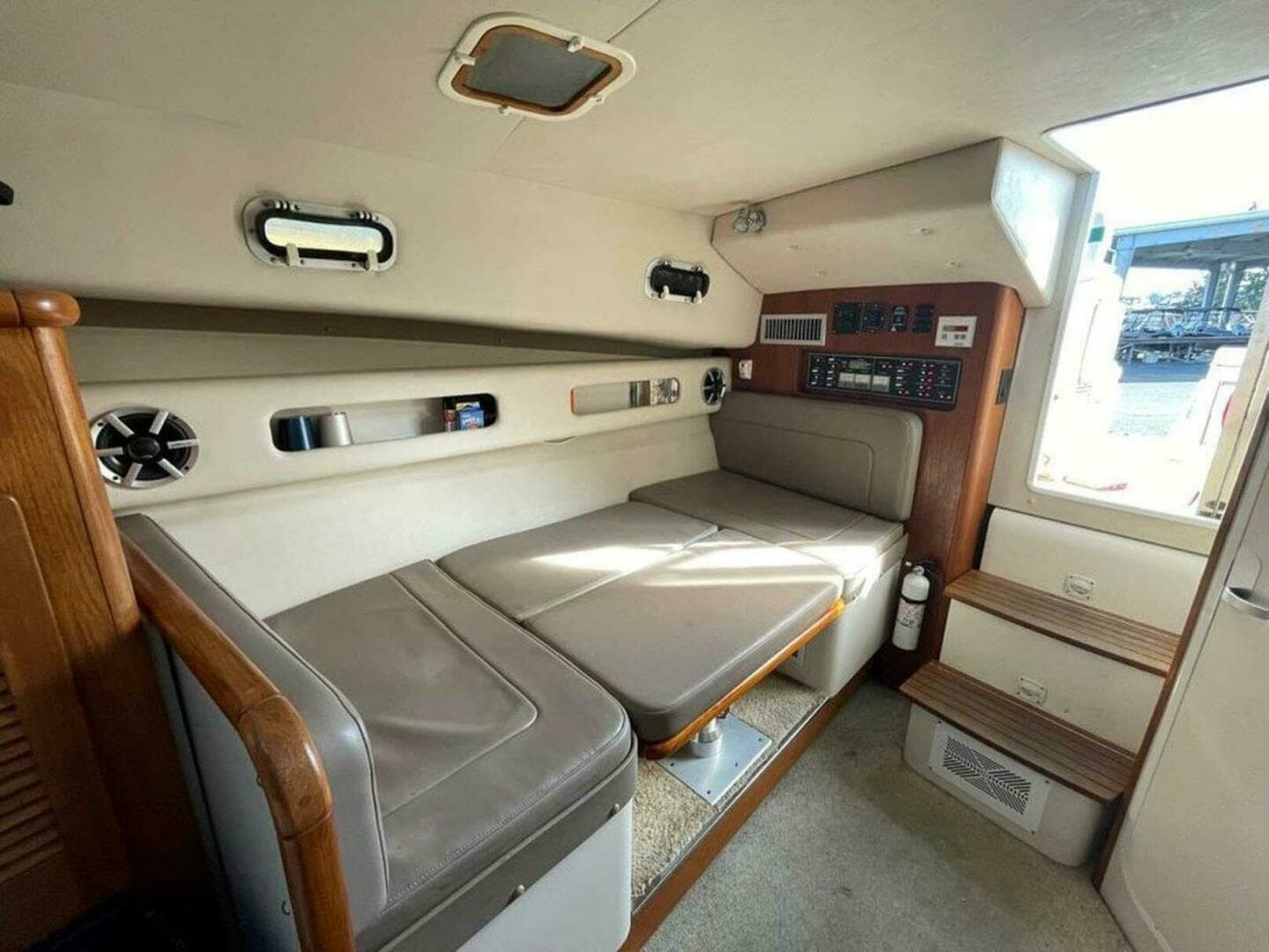 1998 Pursuit 3000 Express - Image 3