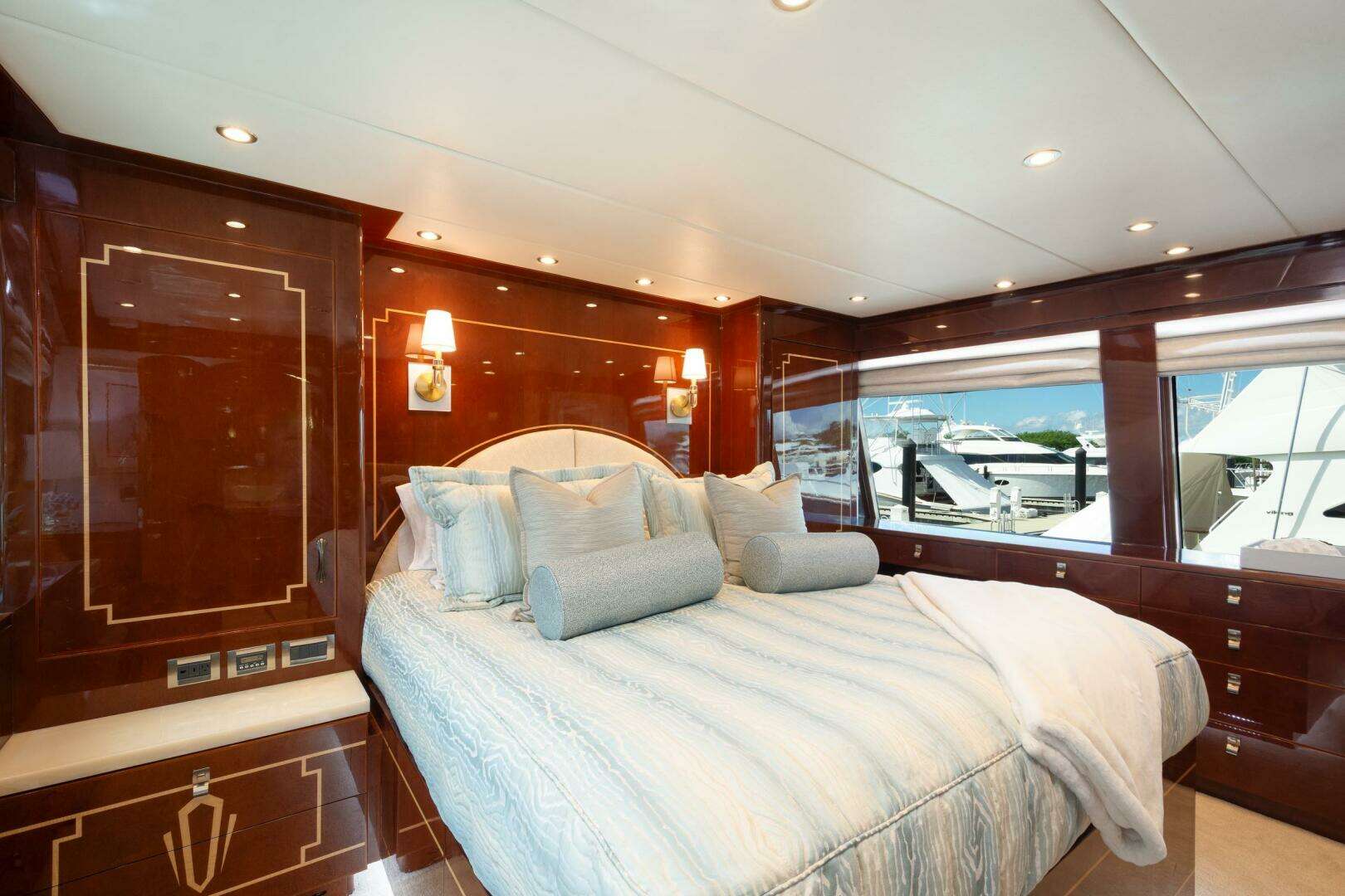 2014 Hargrave Sky Lounge - Image 25