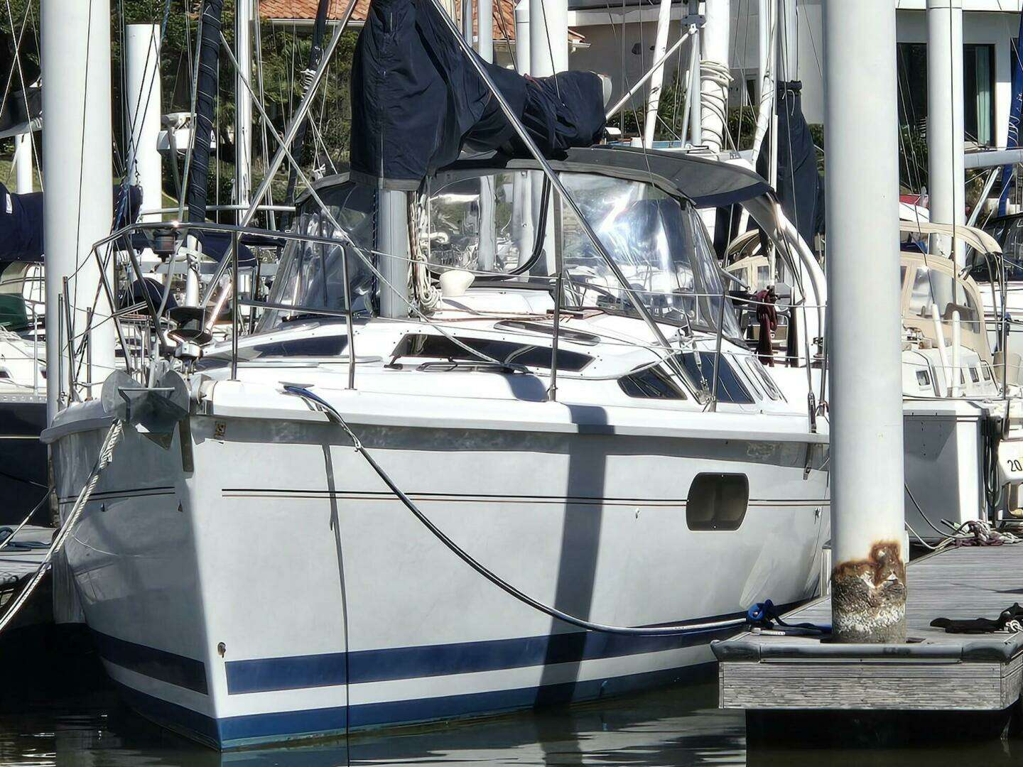 1998 Hunter 410 - Image 2