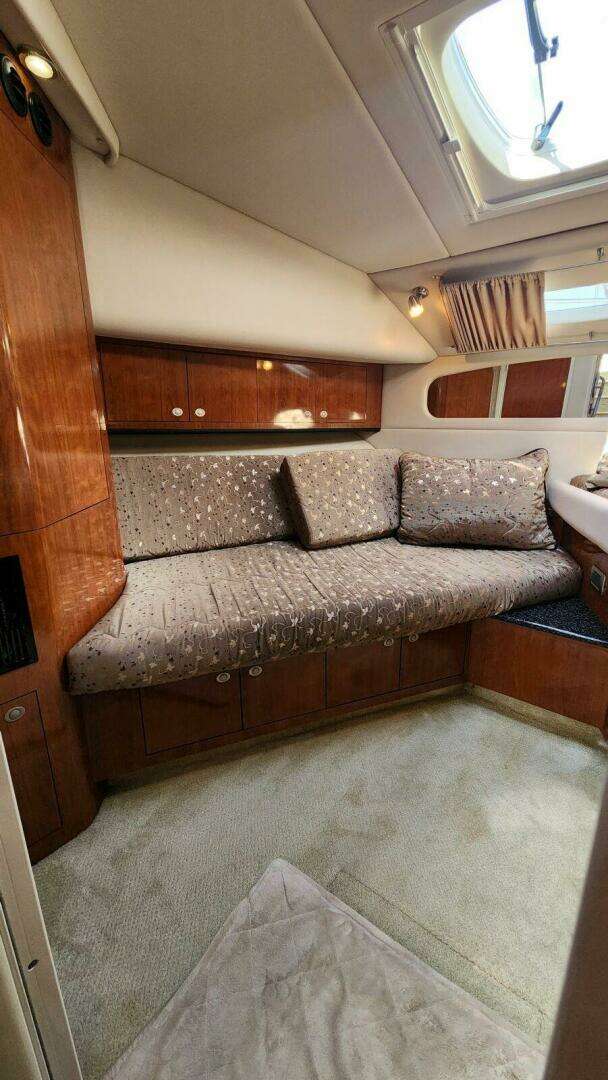 2004 Sea Ray 390 Motor Yacht - Image 44