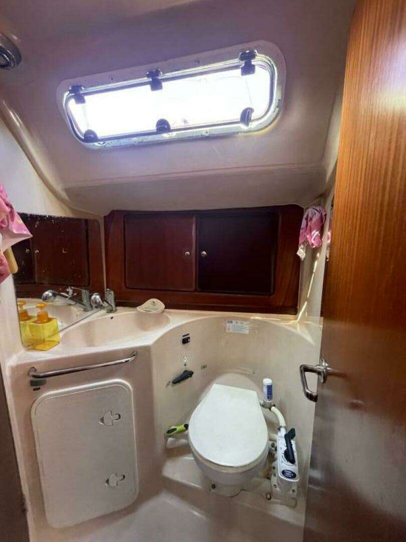 2002 Bavaria Cruiser 50 - Image 23