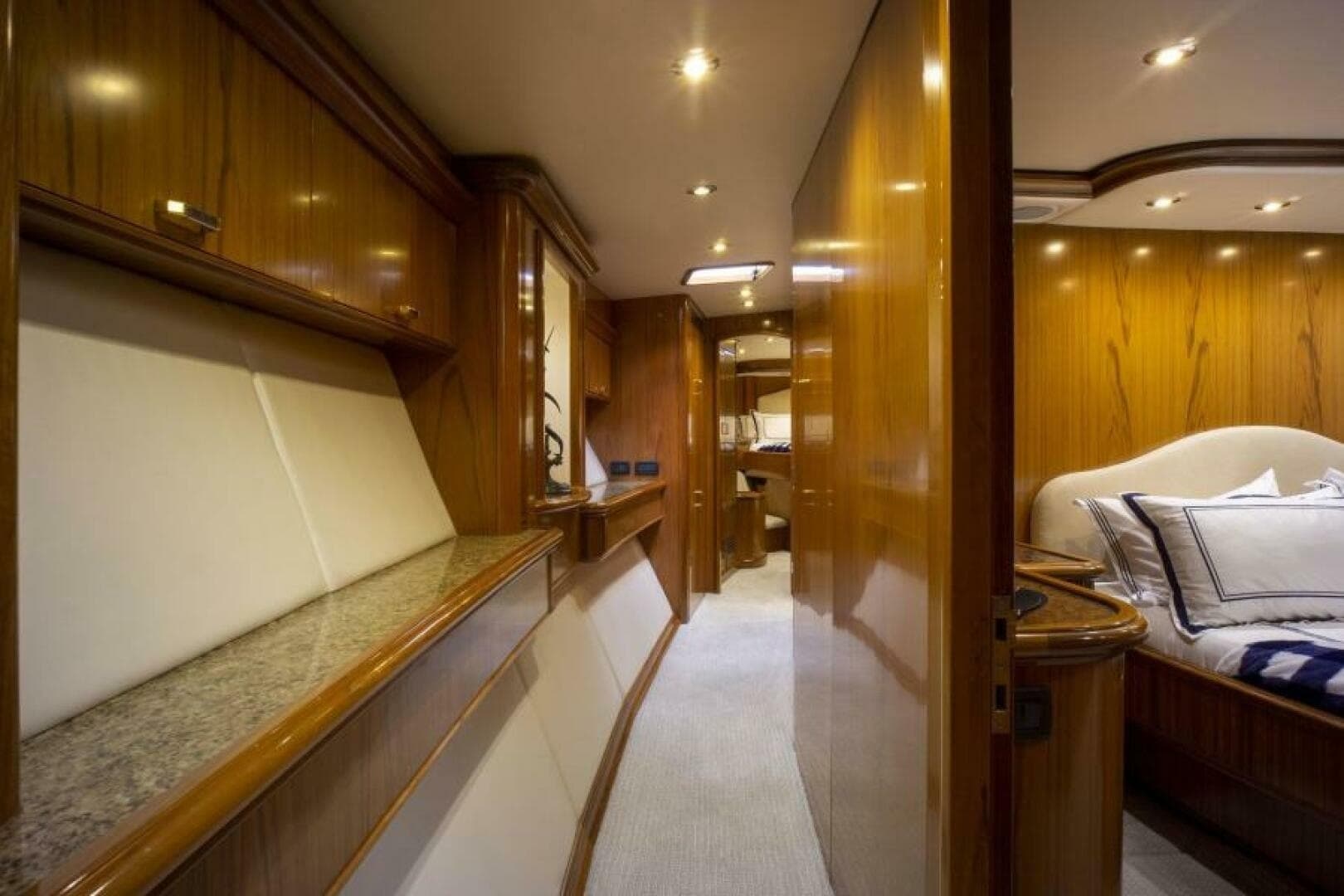 2005 Sea Force IX Enclosed Flybridge - Image 26