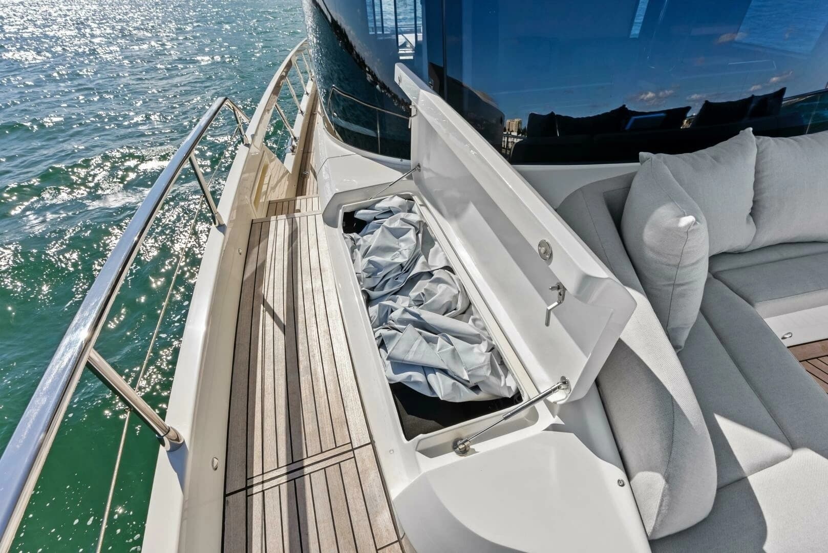 2025 Absolute 75 Navetta - Image 56