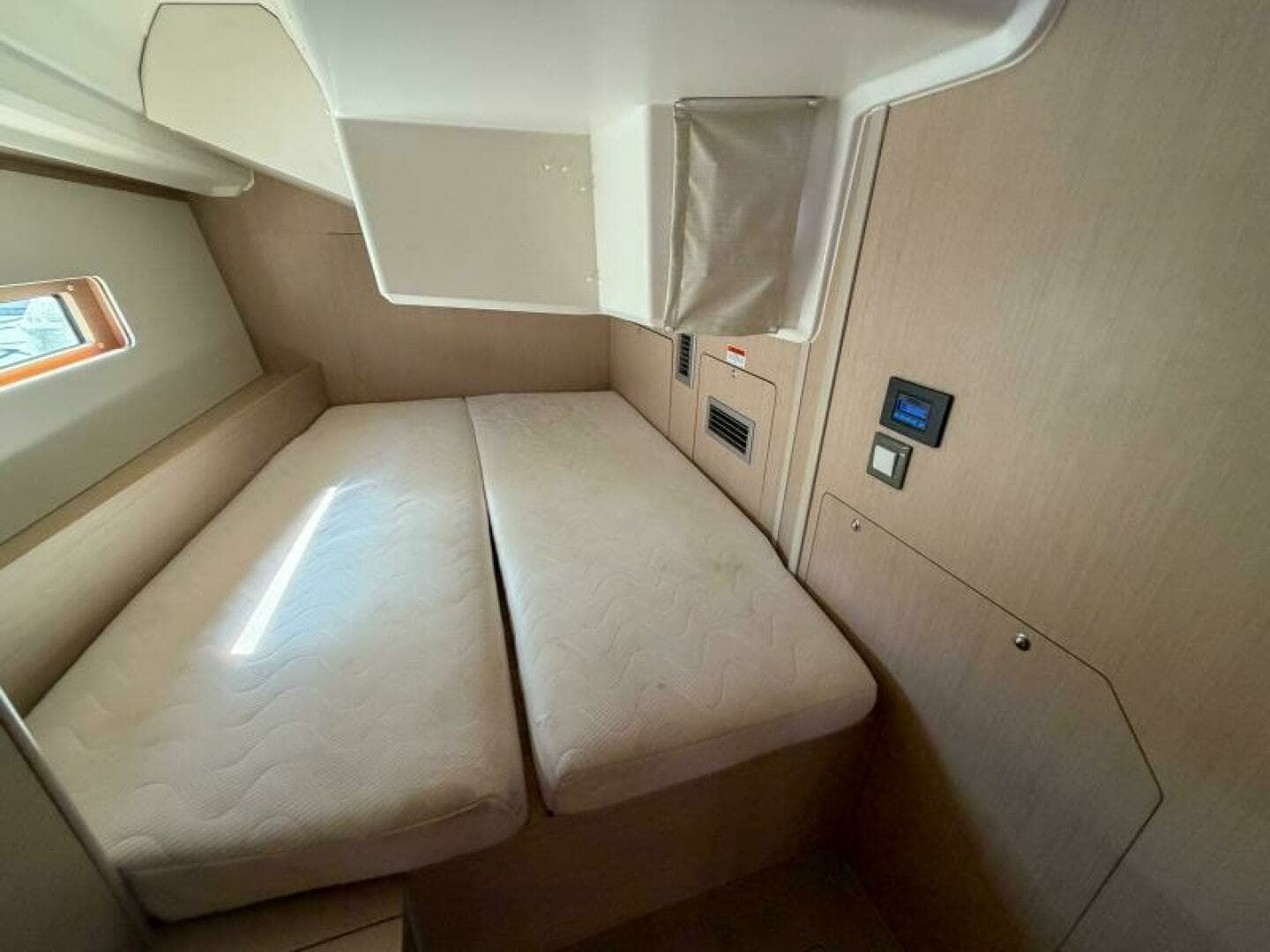 2022 Beneteau 40.1 - Image 22
