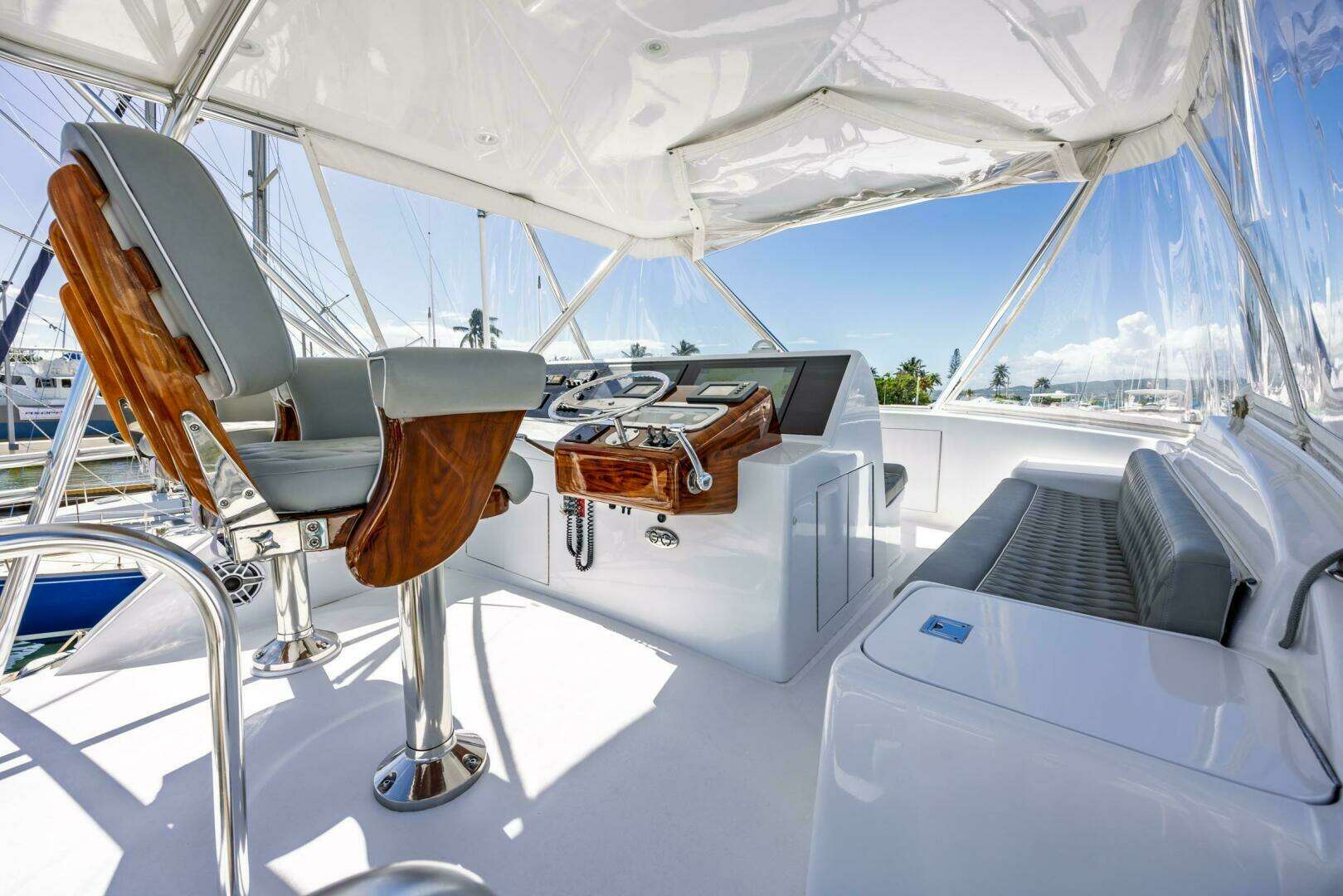 2005 Hatteras 50 Convertible - Image 66