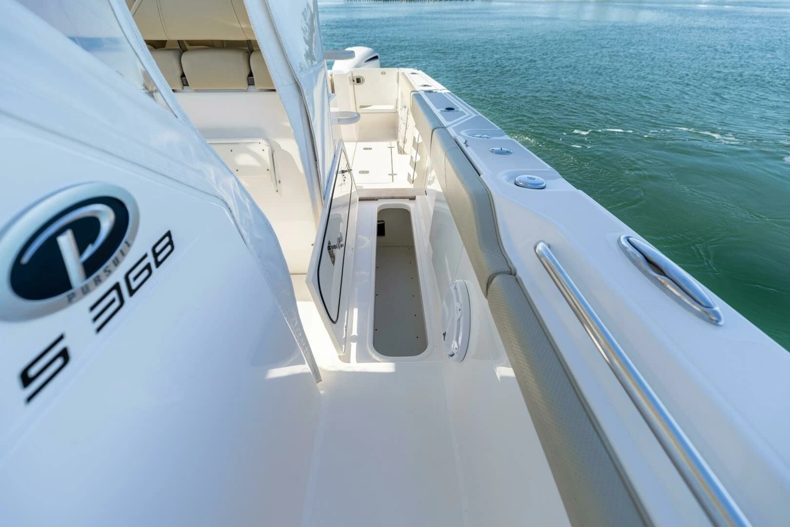 2019 Pursuit S 368 - Image 24