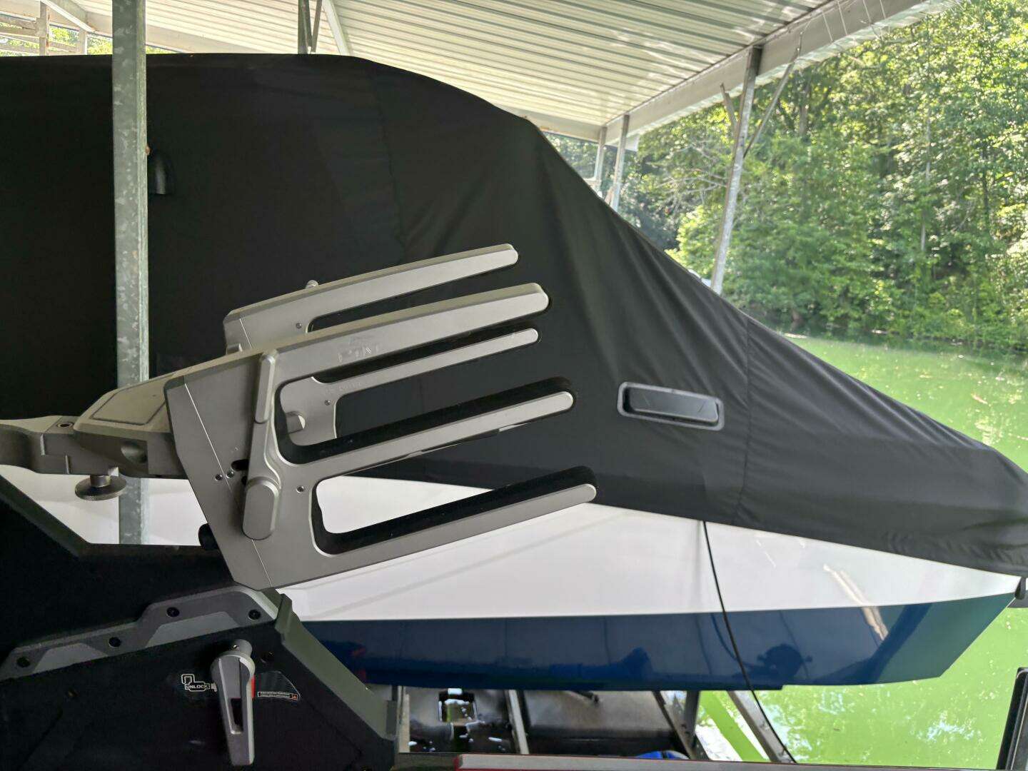 2022 Malibu 23 LSV - Image 20