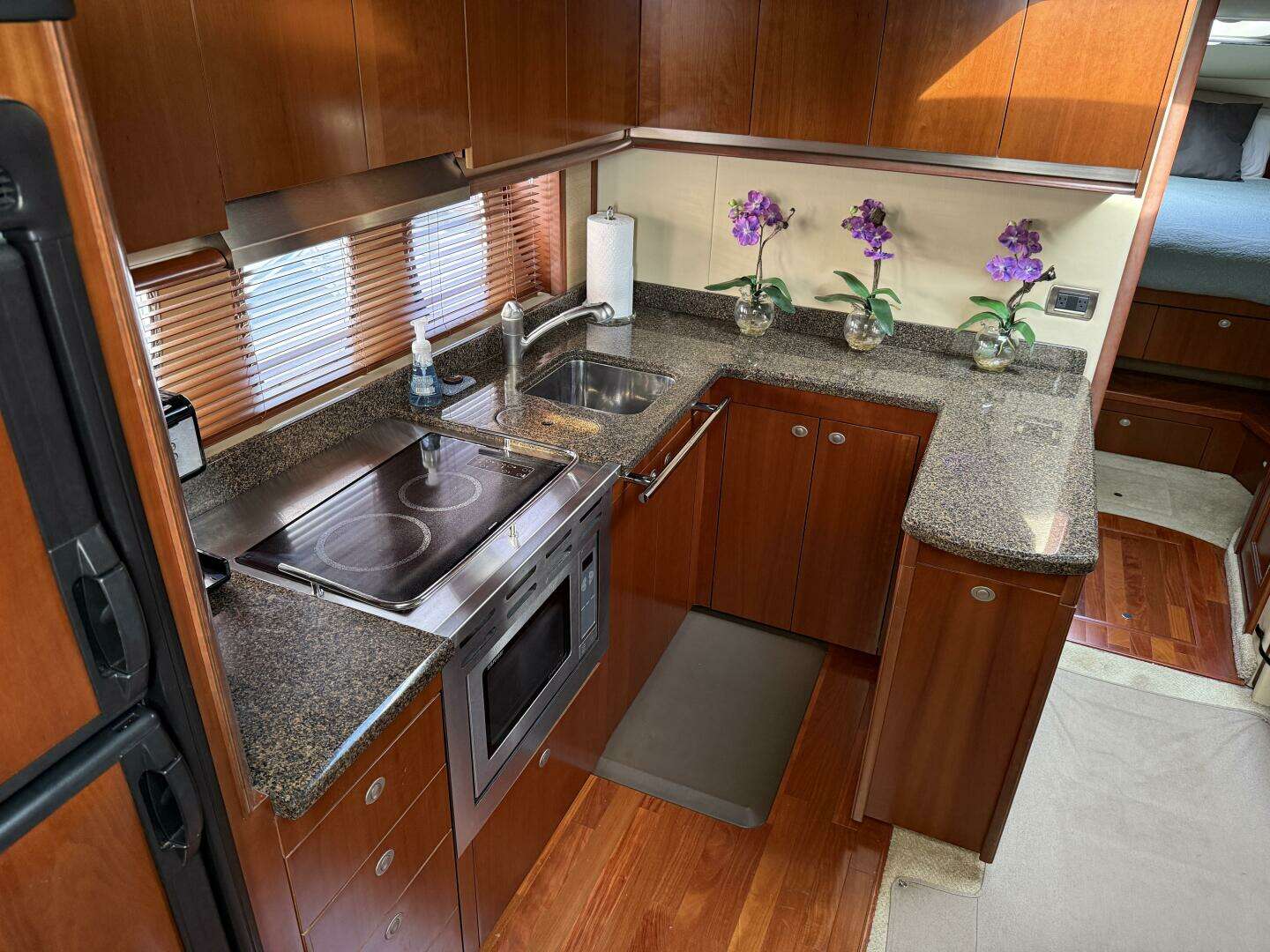 2006 Sea Ray 48 Sundancer - Image 48