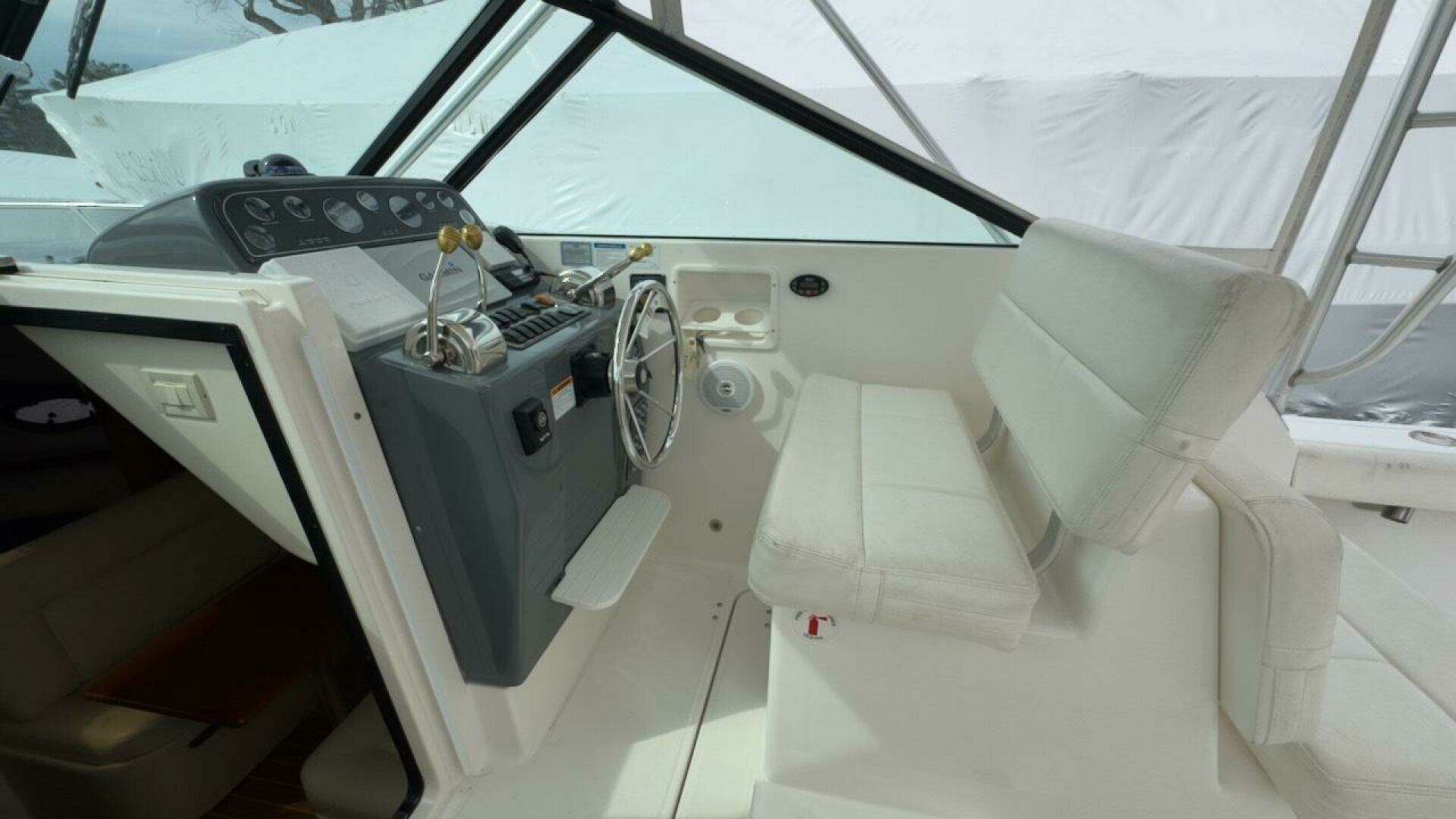 2005 Tiara Yachts 2900 Open - Image 10
