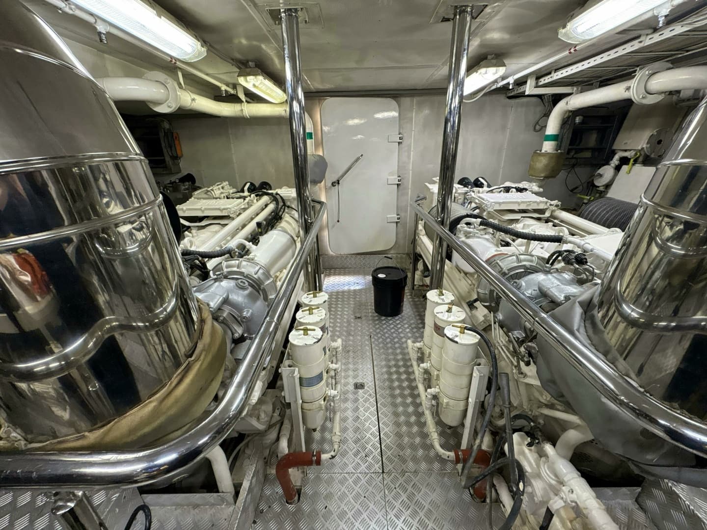 2005 Falcon Falcon 102 Flybridge - Image 37