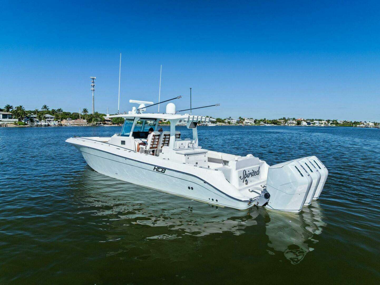 2023 HCB 42 Lujo - Image 11