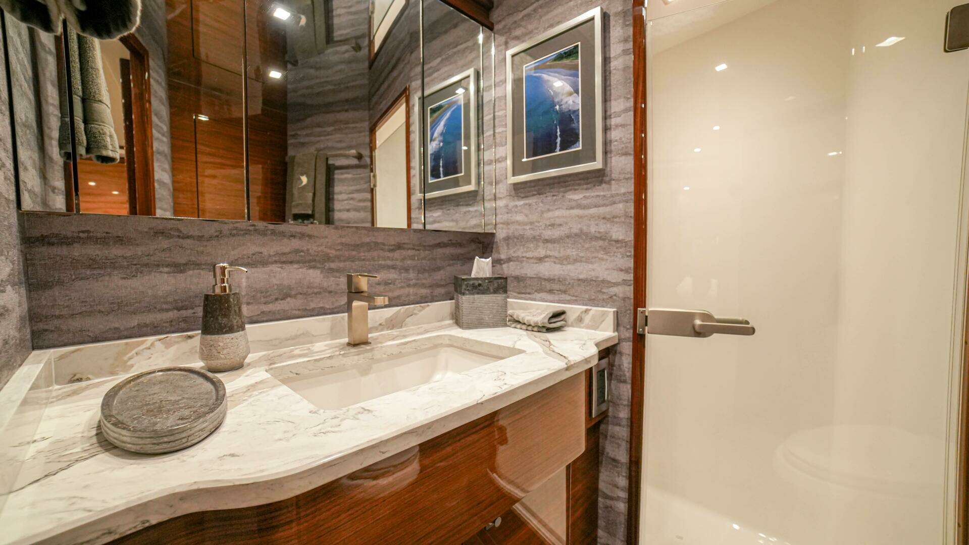 2023 Viking 72 Convertible - Image 86