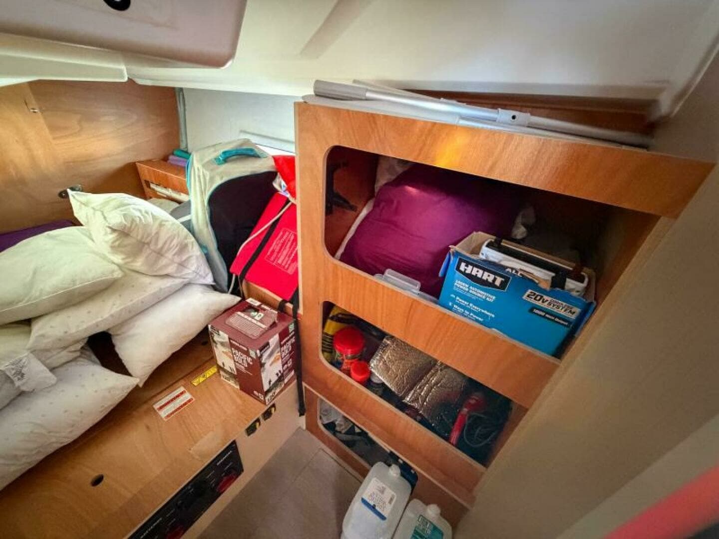 2022 Beneteau 40.1 - Image 26