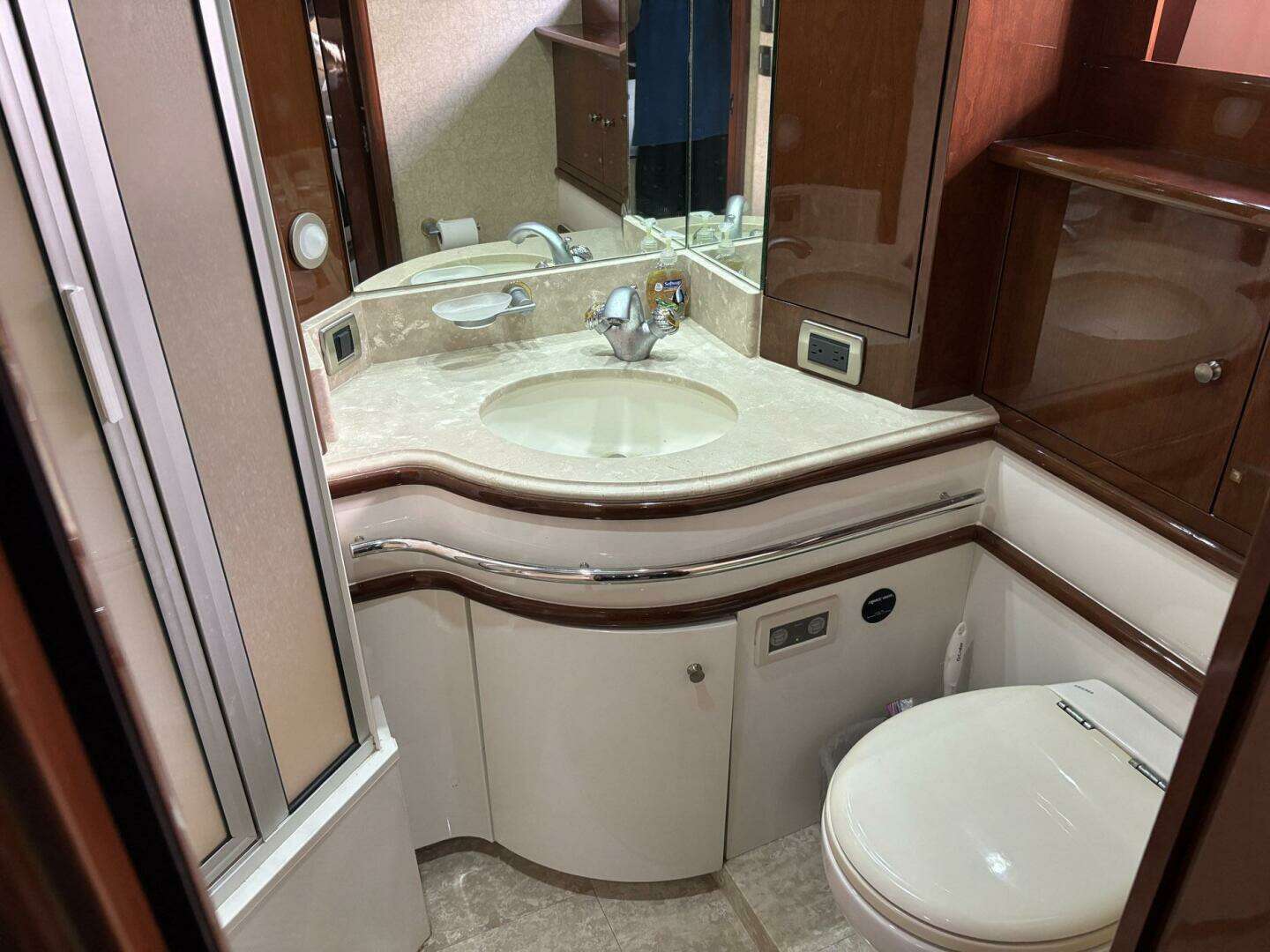 2006 Marquis 65 - Image 32