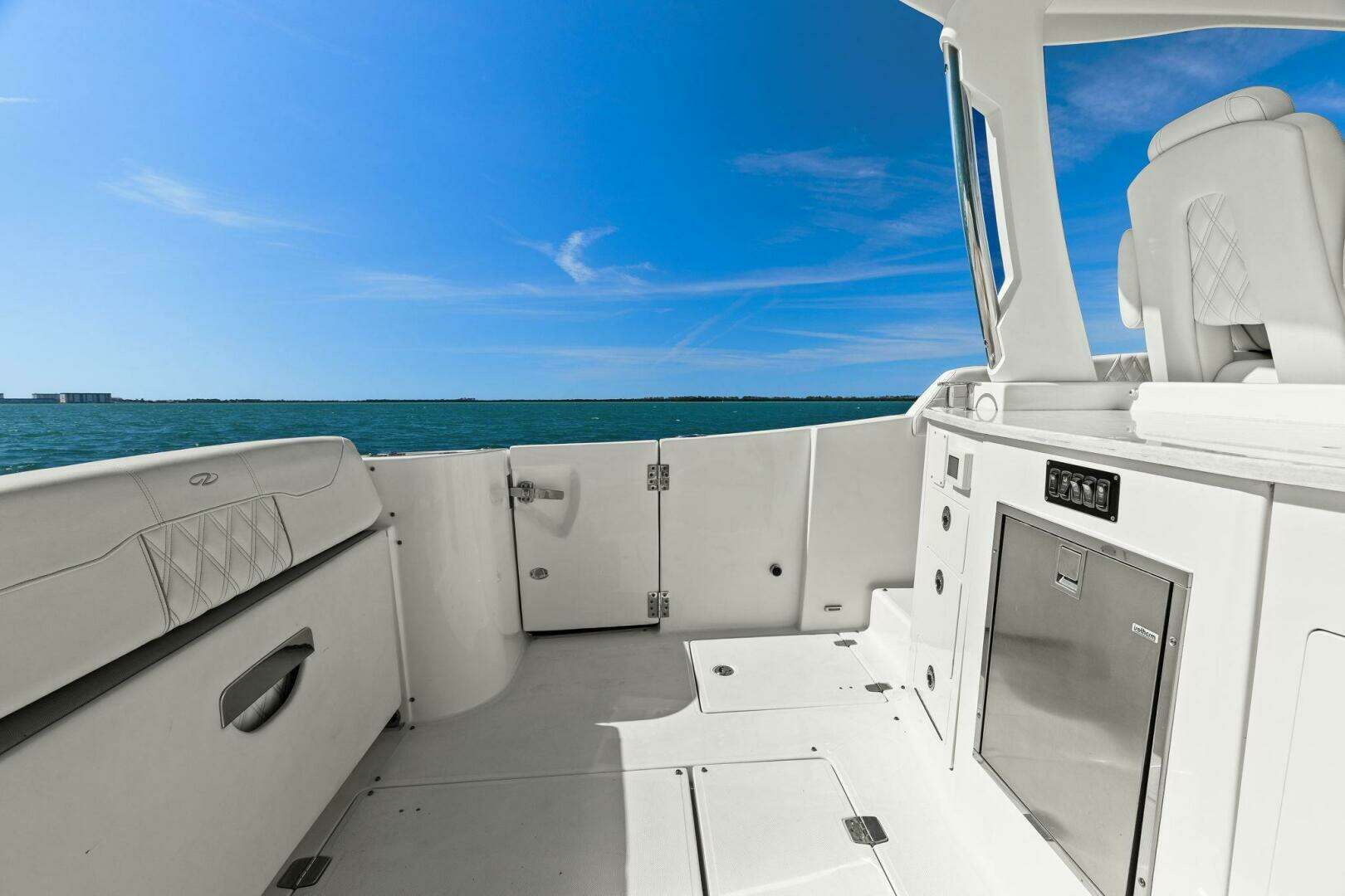 2020 Regal 33 SAV - Image 33