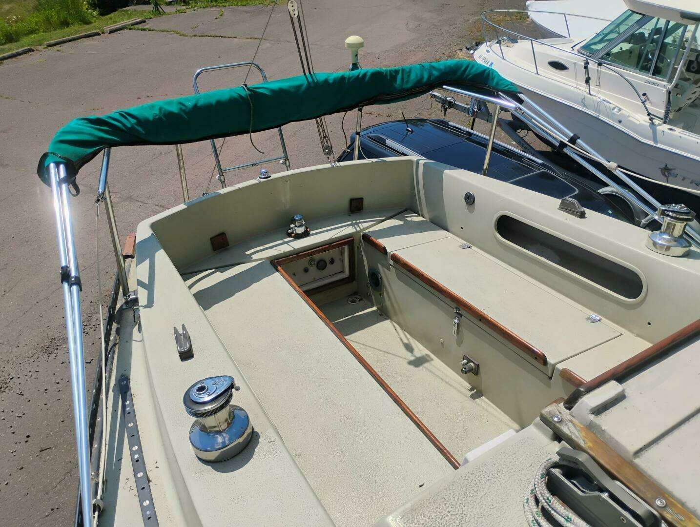 1977 Islander 28 - Image 7