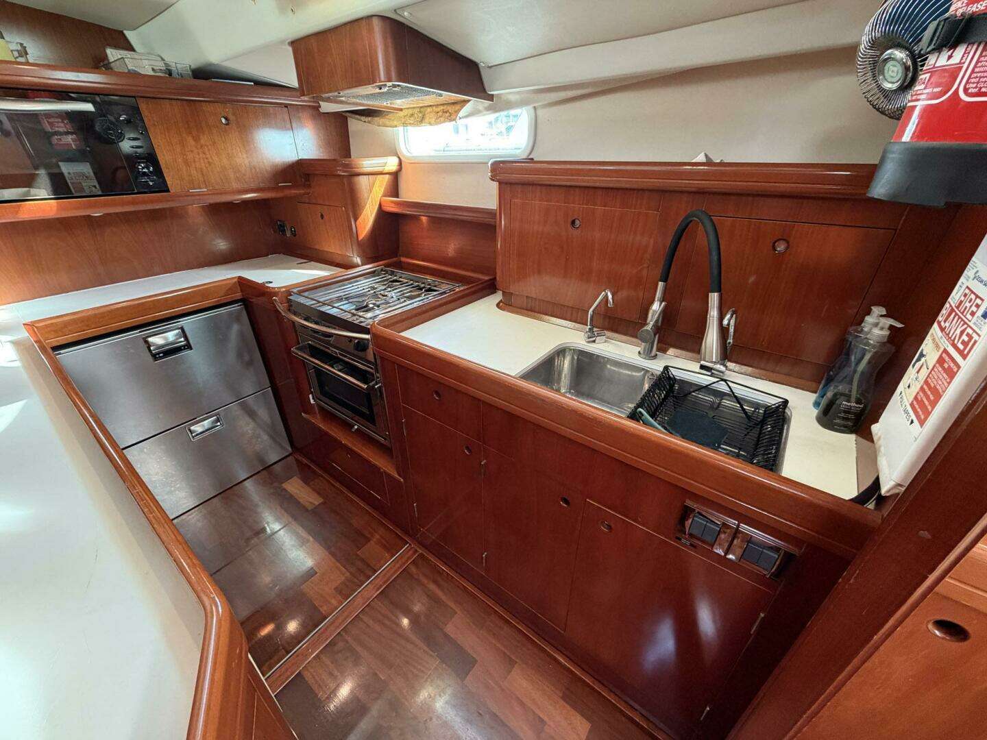 2004 Beneteau 57 Center Cockpit - Image 49