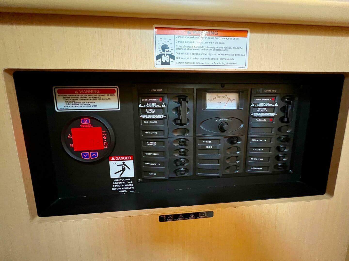 2012 Bayliner 335 - Image 27