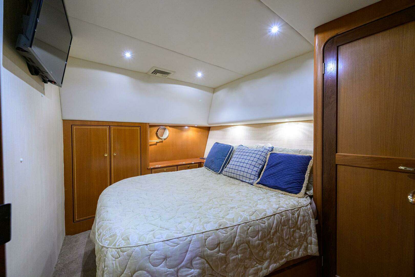 2004 Ocean Yachts 50 Super Sport - Image 8