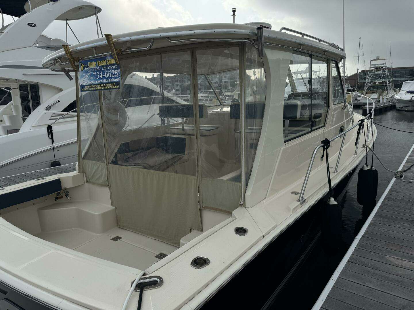 2008 Mainship 34 Pilot Hardtop - Image 12