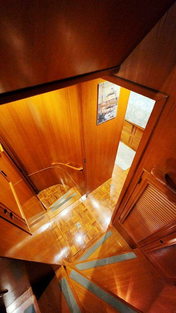 2000 Ocean Alexander 511 Classico - Image 38