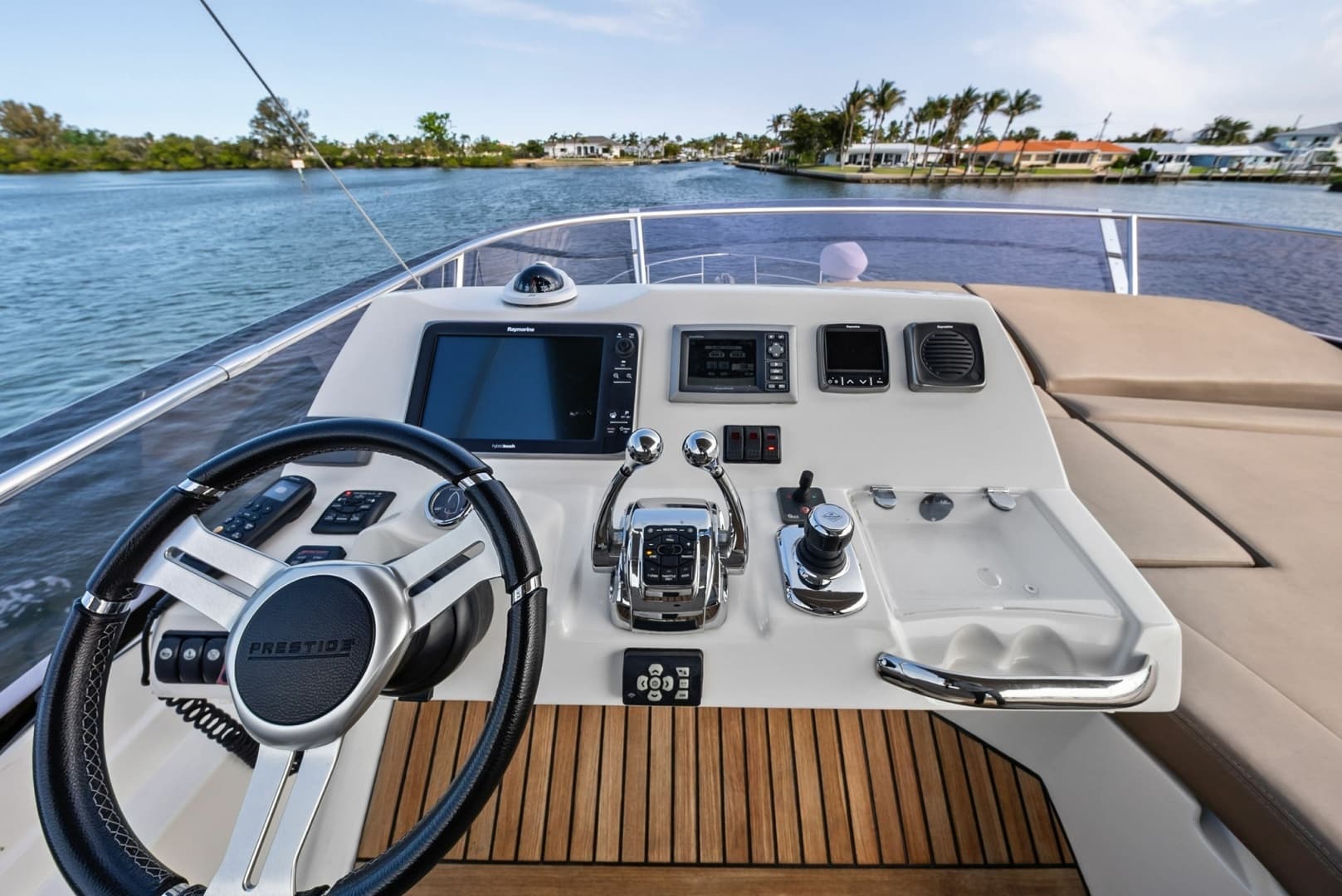 2015 Prestige 550 - Image 3