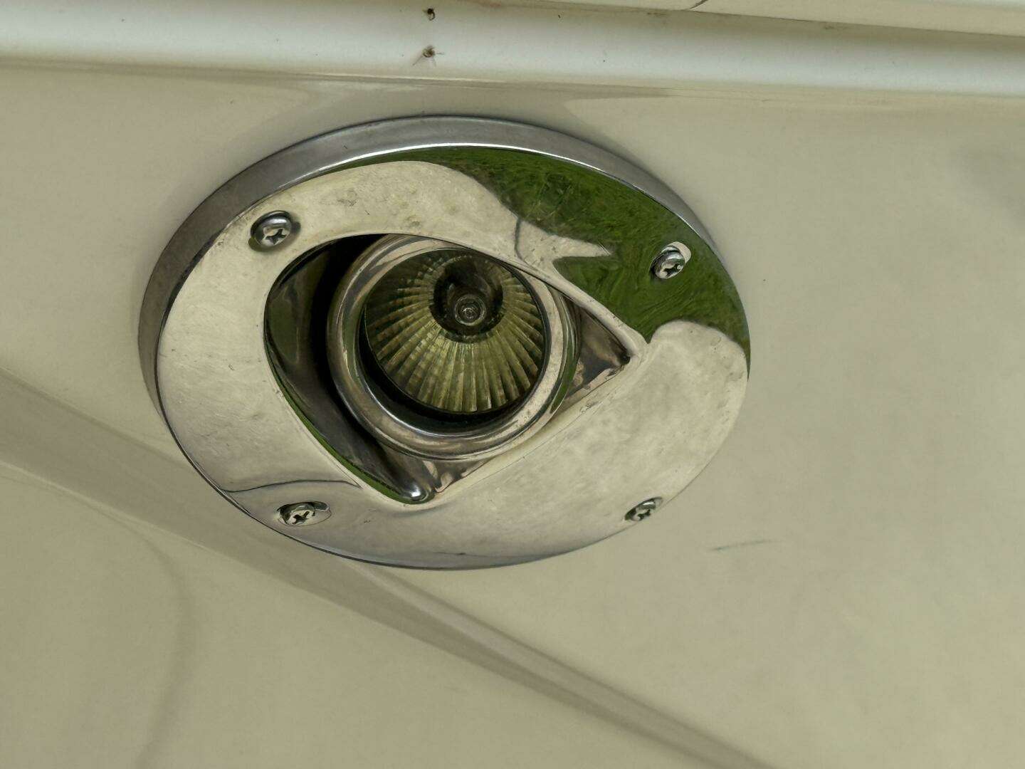 2013 Chaparral 226 SSI - Image 6