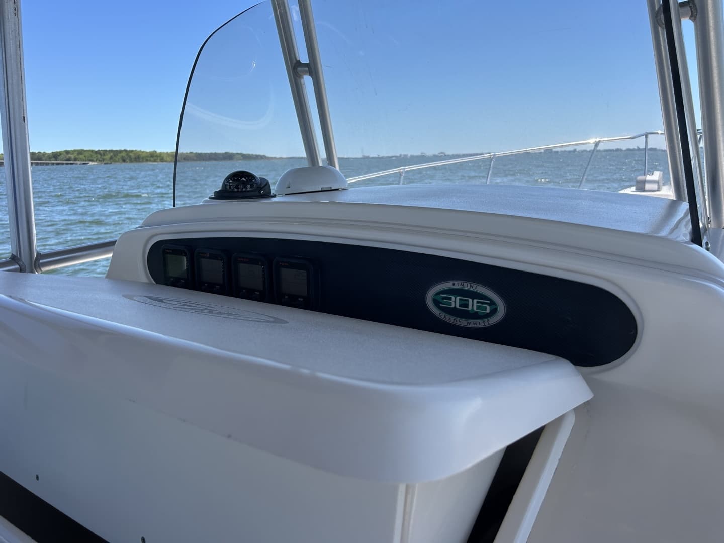 1999 Grady-White 306 Bimini - Image 11