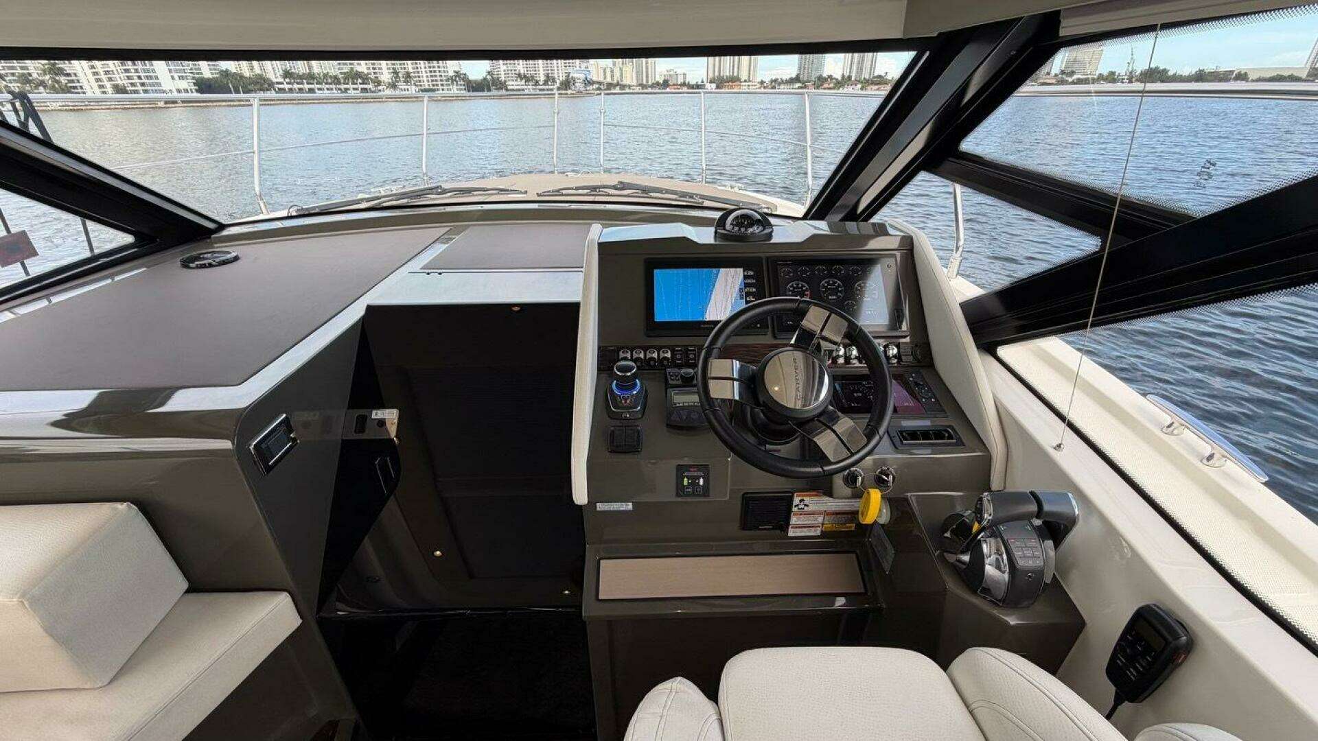 2019 Carver C34 - Image 9