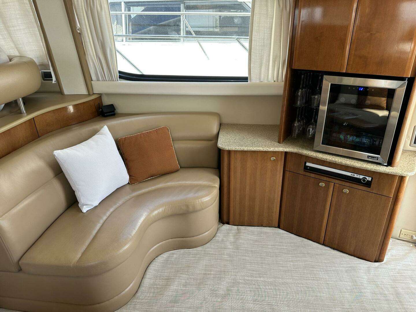 2007 Meridian 411 Sedan Bridge - Image 32