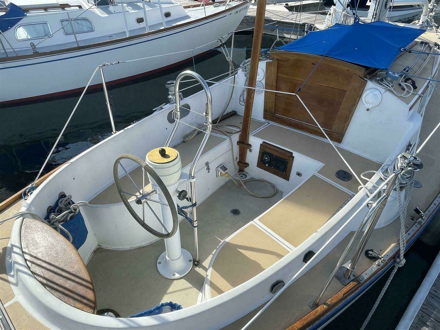 1978 Vineyard Vixen 29 - Image 5
