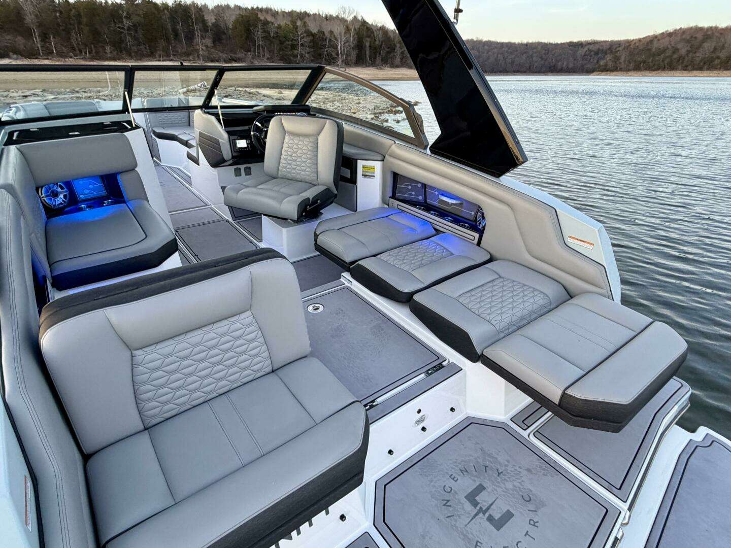 2023 Correct Craft Ingenity 23EL2 Electric Boat - Image 91