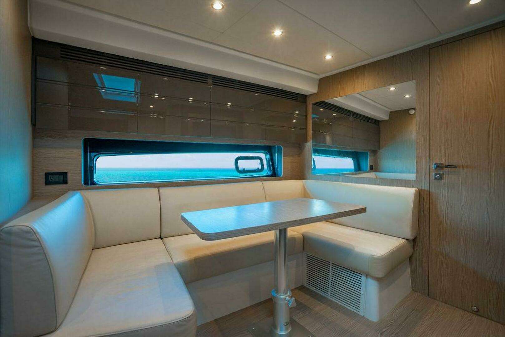 2022 Azimut 45 Atlantis - Image 8