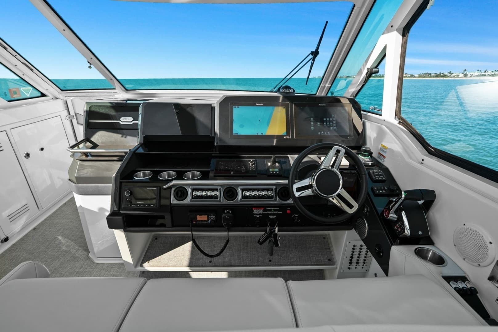 2023 Formula 380 Super Sport Crossover - Image 19