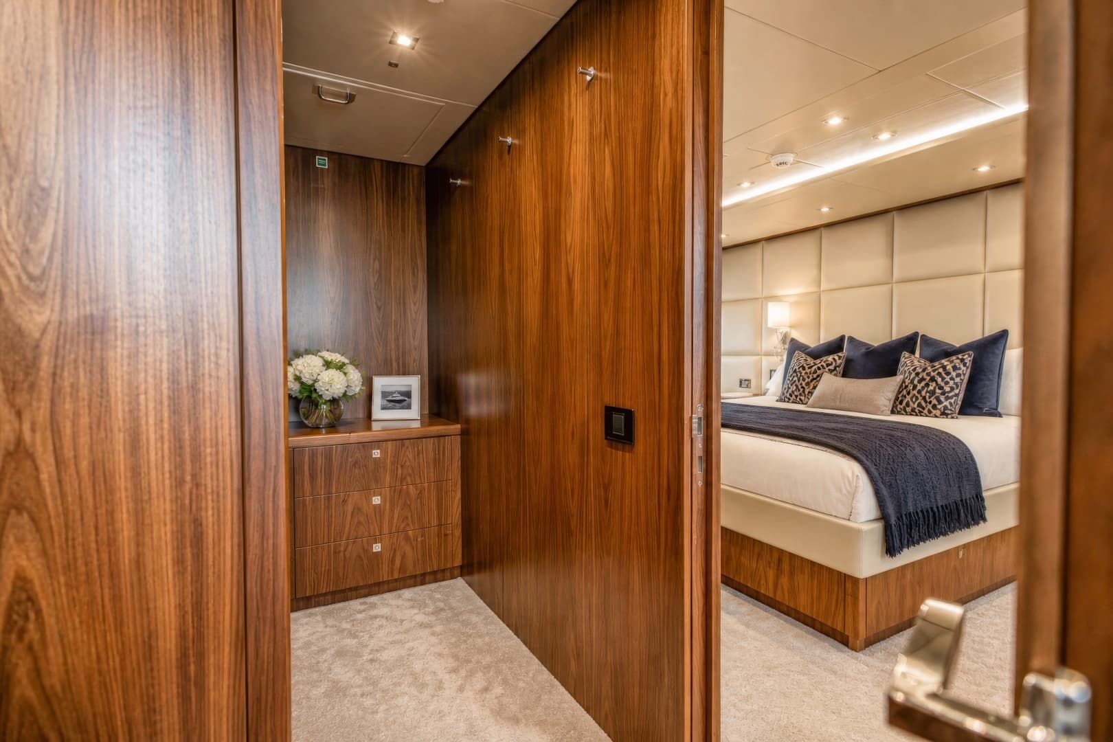 2014 Sunseeker 131 - Image 17