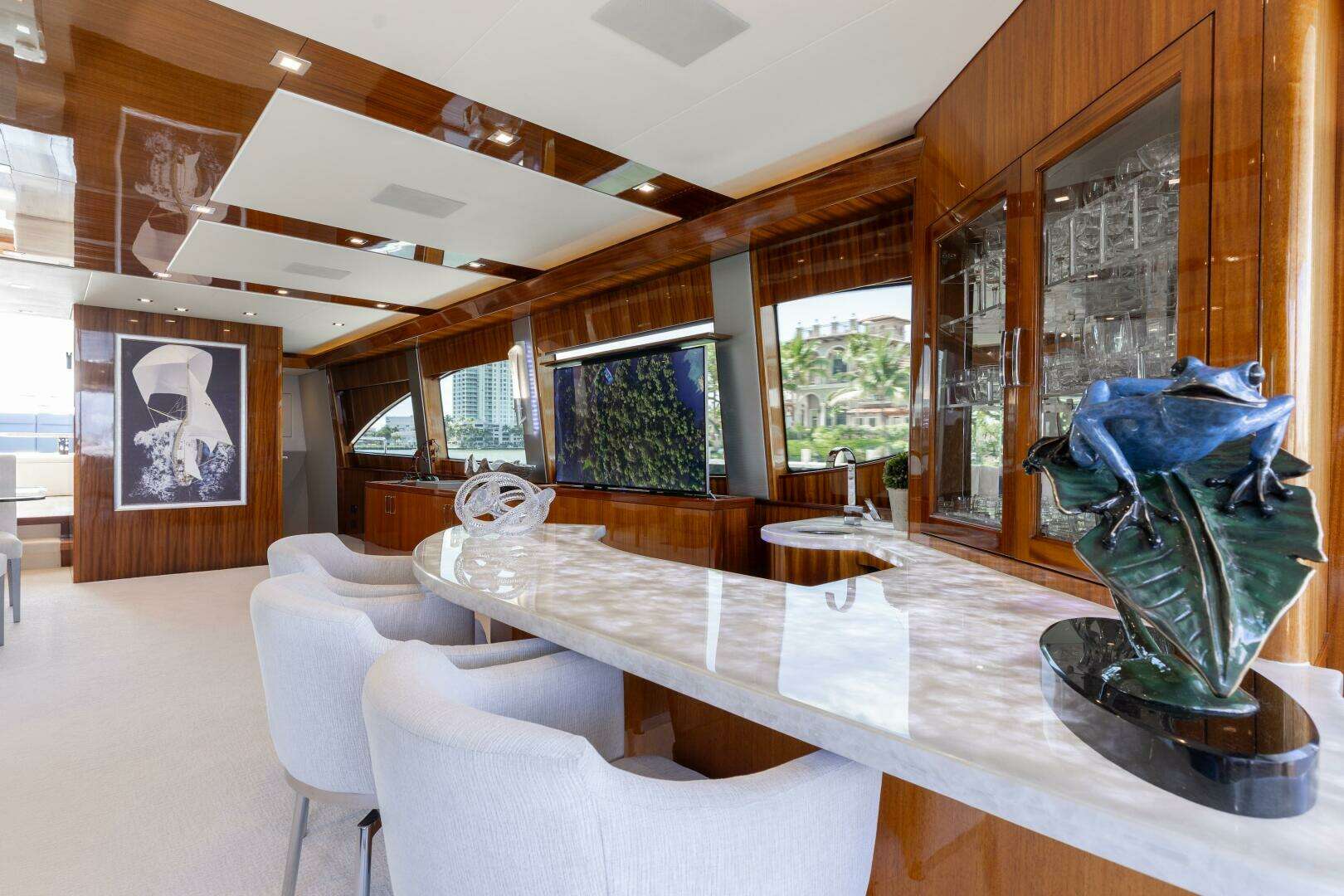 2014 Hatteras 80 - Image 34