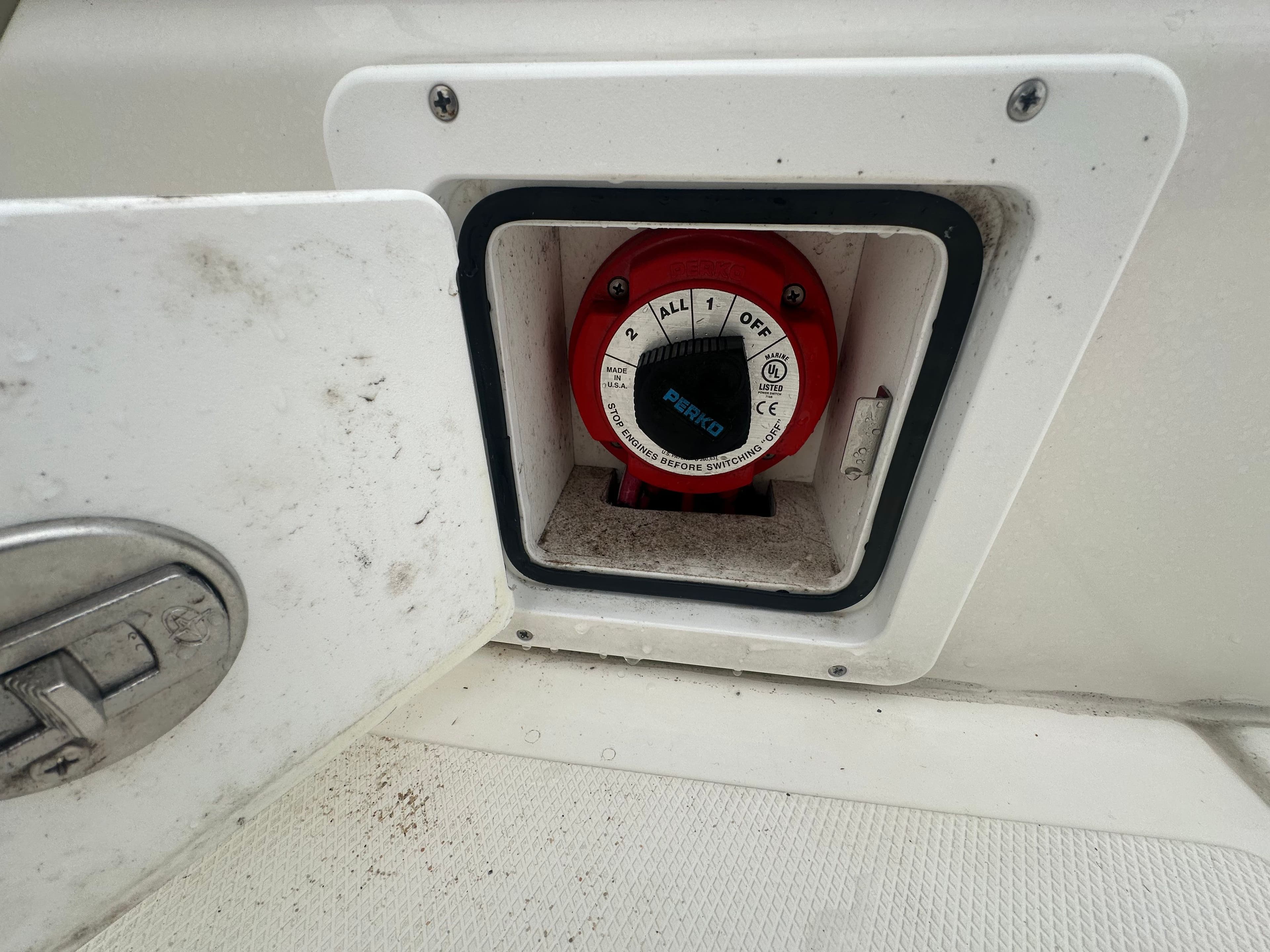Battery switch in a 2022 Boston Whaler 210 Montauk.