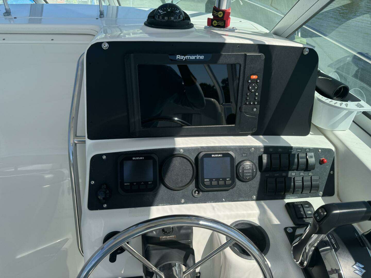 2002 Boston Whaler 275 Conquest - Image 15