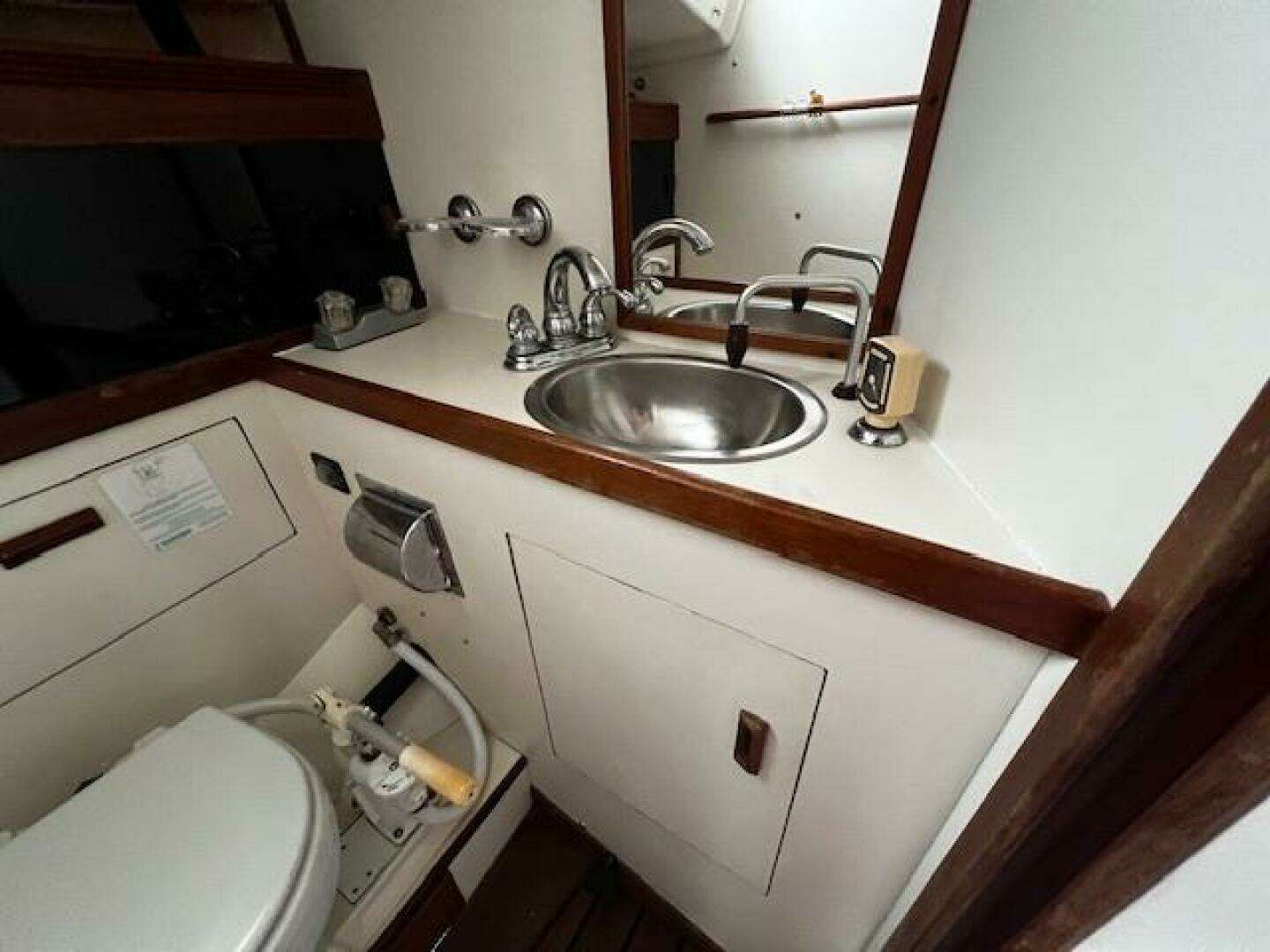1987 Sabre 34 Mark II - Image 90