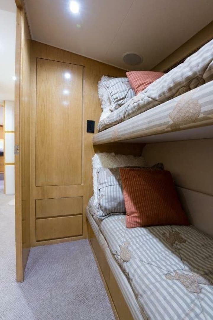 2000 Hatteras 60 Convertible - Image 52