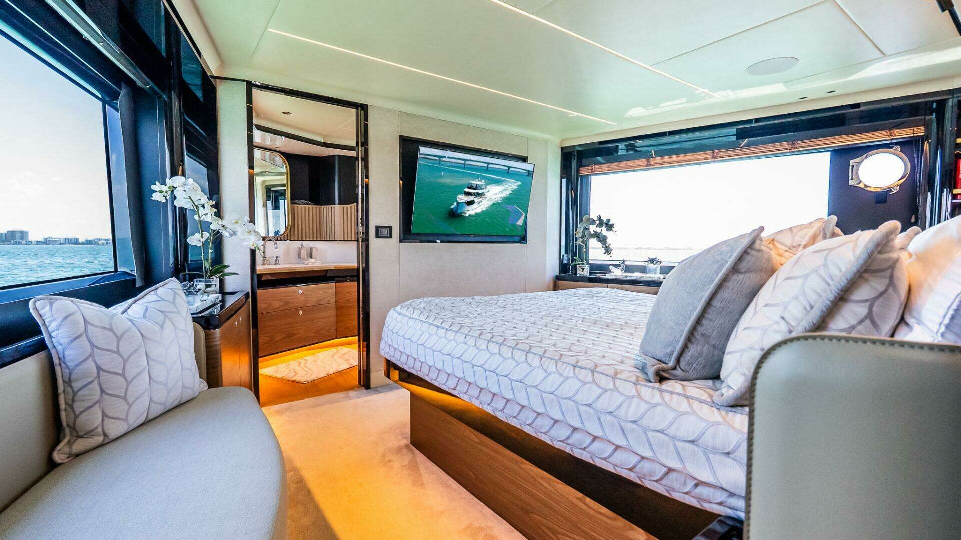 2022 Absolute 64 Navetta - Image 84