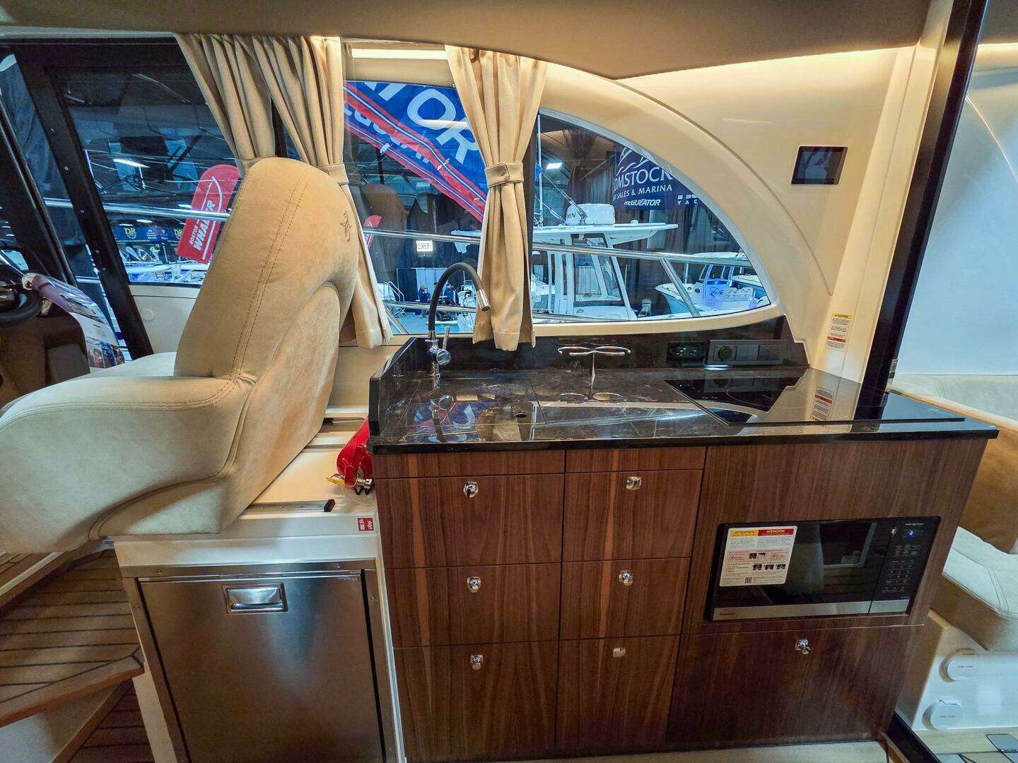 2026 Marex 330 Scandinavia - Image 6