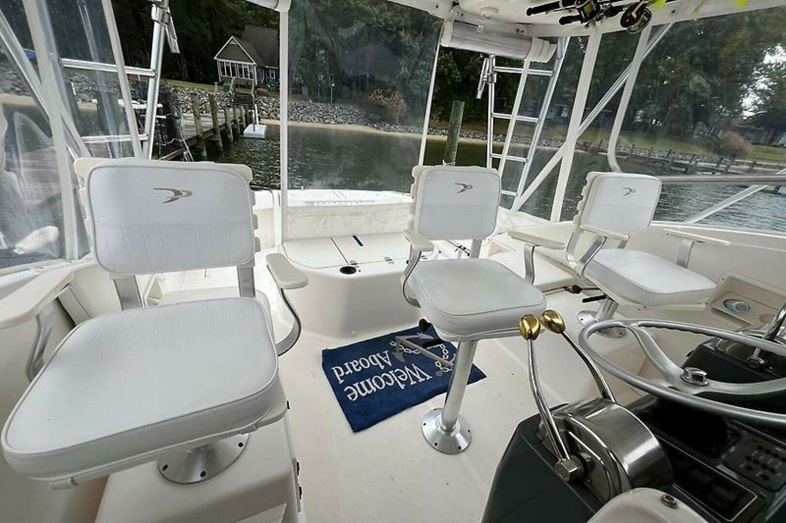 2001 Pursuit 3000 Offshore - Image 11