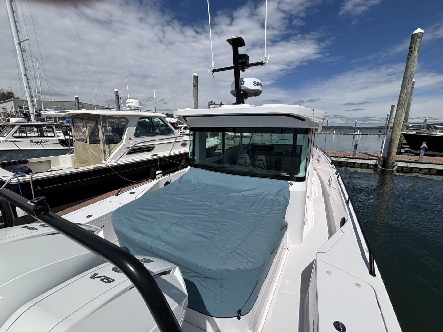 2023 Axopar 37XC Cross Cabin - Image 7