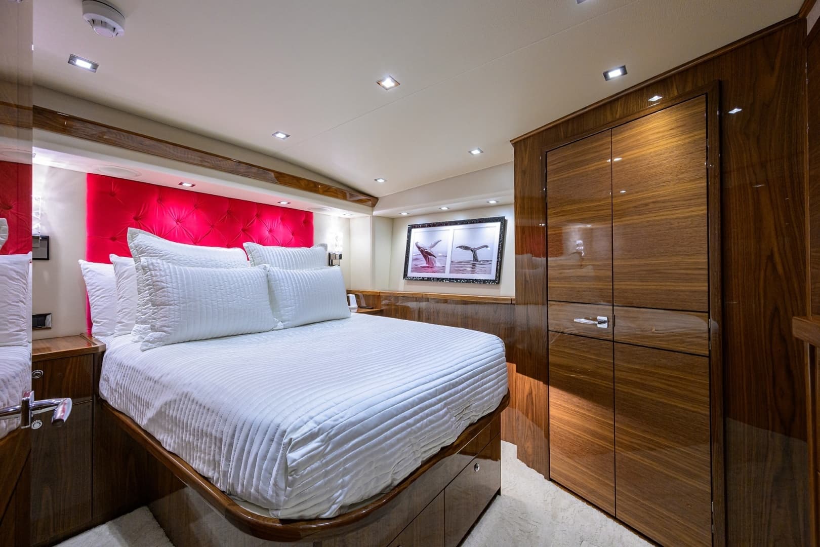 2023 Viking 80 Skybridge - Image 27
