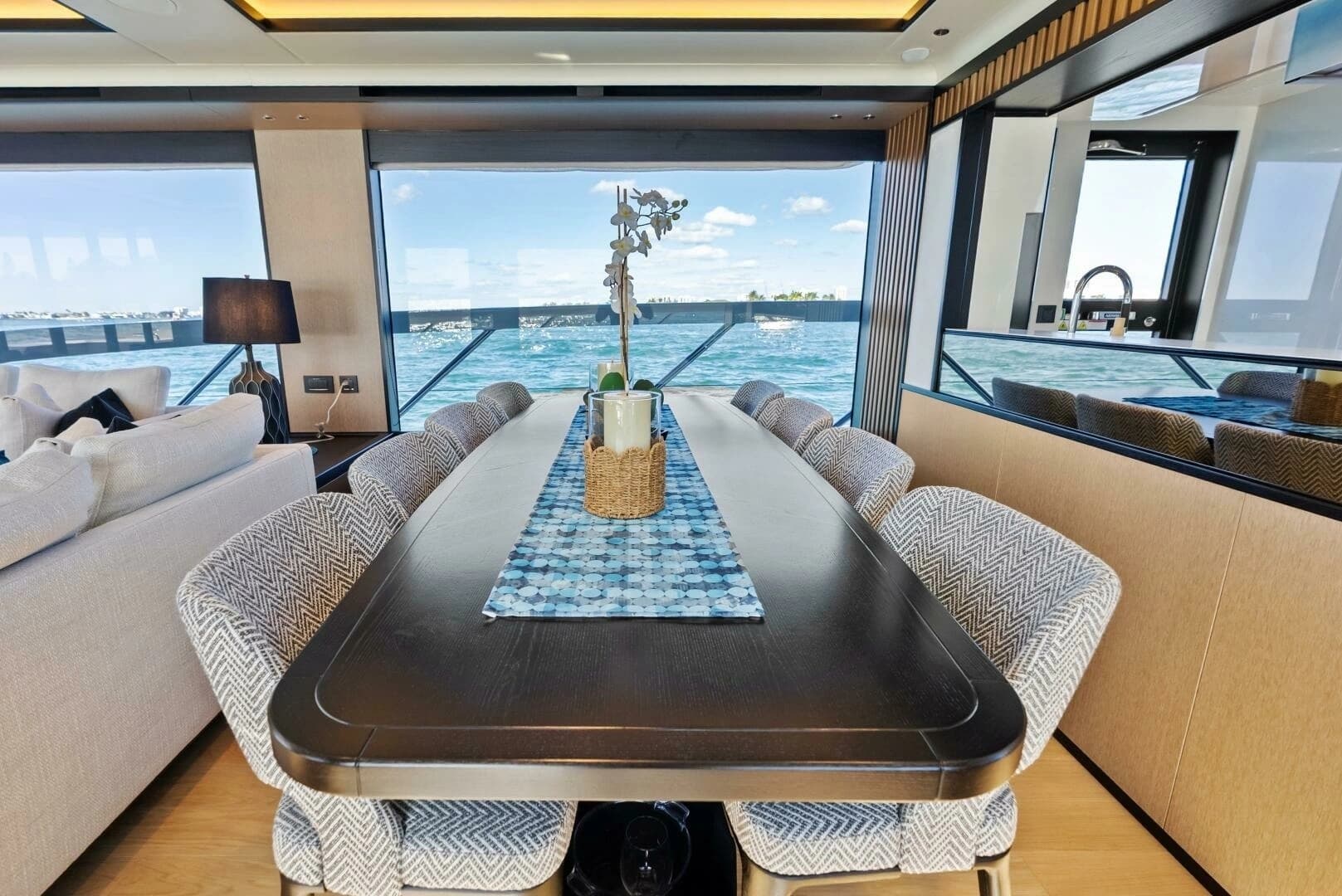 2025 Absolute 75 Navetta - Image 6